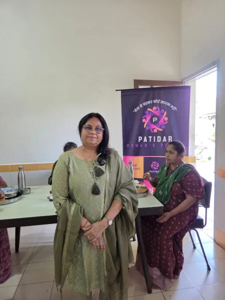 મોરબીના વૃદ્ધાશ્રમમાં પાટીદાર વુમન્સ પાવર ગ્રુપે વડીલોને ભોજન કરાવી સેવાનો દીપ પ્રગટાવ્યો  
