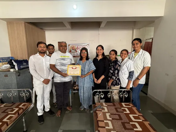 મોરબીમાં સ્વ. ધનગૌરીબેન બોરસાણીયાના સ્મરણાર્થે રક્તદાન કેમ્પ યોજી શ્રદ્ધાંજલિ અર્પણ