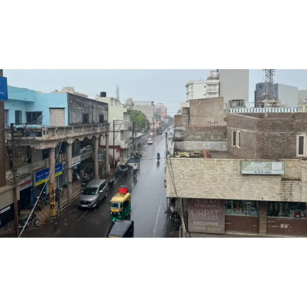 માળિયામાં રાત્રે અઢી ઇંચ, ટંકારામાં પોણો ઈંચ અને મોરબીમાં 13 મીમી વરસાદ
