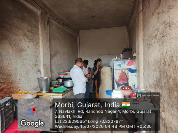 મોરબીમાં  67 ખાણીપીણીના ધંધાર્થીઓ પર ફૂડ શાખા ત્રાટકી : વાસી નૂડલ્સ, મંચુરિયન, ભાત, ગ્રેવી, ફૂગવાળું કોબીજનો નાશ
