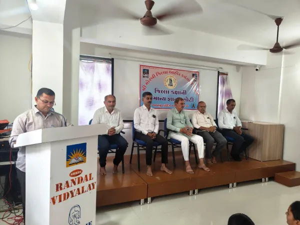 મોરબી જિલ્લા આહિર કર્મચારી મંડળ દ્વારા જિલ્લા કક્ષાની સામાન્ય જ્ઞાન કસોટી યોજાઈ
