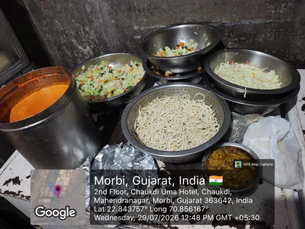 મોરબીમાં ફૂડ શાખાની તવાઈ: ફૂગવાળા પીઝા, વાસી નૂડલ્સ-મંચુરિયન સહિત 28 કિલો અખાદ્ય ખોરાકનો નાશ
