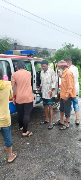 વરસાદની હેલી સામે માનવતાની હેલી : વરુણદેવના રૌદ્ર સ્વરૂપ વચ્ચે ‘યંગ ઇન્ડિયા ગ્રુપ’ અસરગ્રસ્તોની  વહારે
