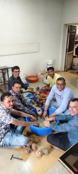 જીવદયા અને શ્રદ્ધાંજલિનો ત્રિવેણી સંગમ: મચ્છુ હોનારતના દિવંગતો અને શહીદોને કીડીયારું પૂરી નમન