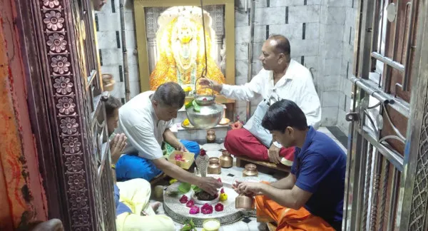 મોરબી જિલ્લામાં શ્રાવણના પ્રારંભે જ શિવાલયોમાં શિવ દર્શને ભીડ ઉમટી
