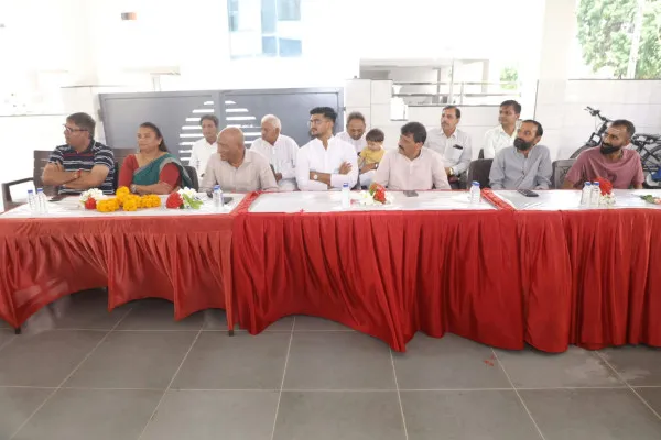 મોરબીમાં મંત્રી કાંતિલાલ અમૃતિયાના હસ્તે વોર્ડ નં.9ની અવની સોસાયટીના રોડનું ખાતમુહૂર્ત
