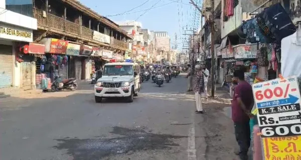 મોરબીમાં હેલ્મેટ અને ટ્રાફિક નિયમોના પાલન કરાવવા પોલીસની જનજાગૃતિ બાઈક રેલી
