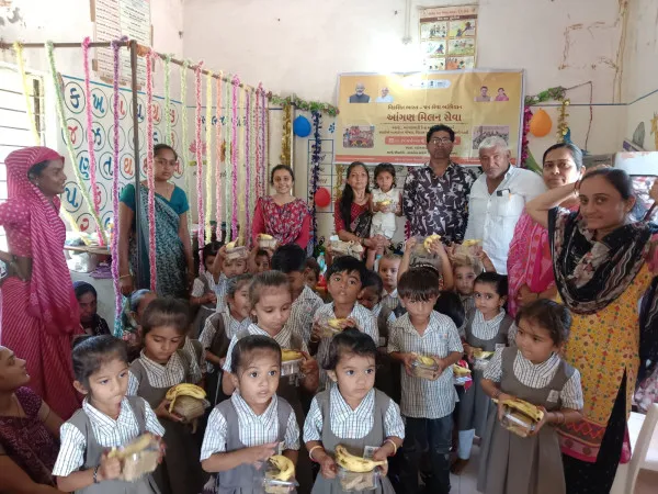 મોરબીના વનાળીયા ગામે આંગણવાડી ખાતે માતૃ સંવાદ અને સન્માન કાર્યક્રમ યોજાયો. 
