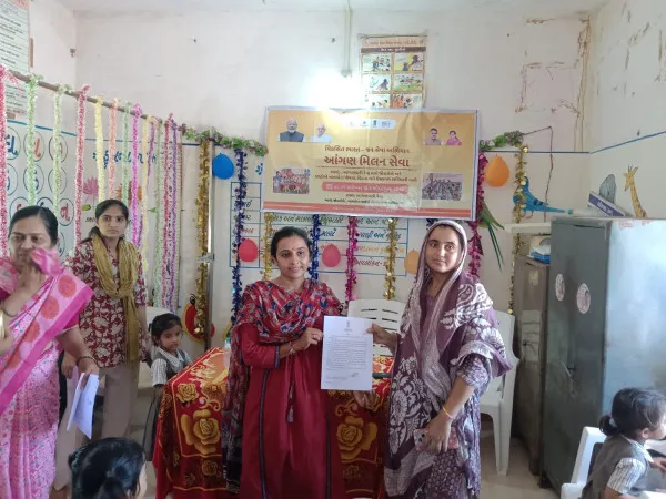 મોરબીના વનાળીયા ગામે આંગણવાડી ખાતે માતૃ સંવાદ અને સન્માન કાર્યક્રમ યોજાયો. 
