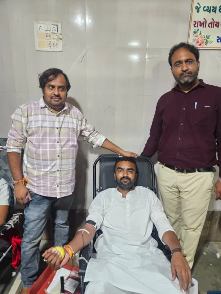 વાંકાનેરમાં યુવા સારથી સંગઠનના મહારક્તદાન કેમ્પમાં 334 બોટલ રક્ત એકત્રિત