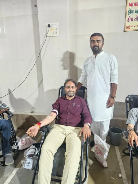 વાંકાનેરમાં યુવા સારથી સંગઠનના મહારક્તદાન કેમ્પમાં 334 બોટલ રક્ત એકત્રિત