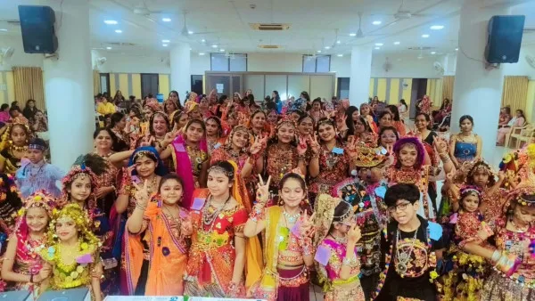 મોરબીમાં મુસ્કાન નવરાત્રી મહોત્સવમાં રાસ ગરબાની રમઝટ, ખેલૈયાના ચહેરા પર છવાઈ ખુશી

