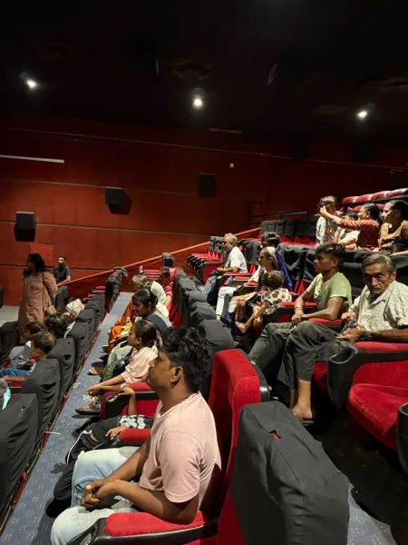 મોરબીમાં જરૂરિયાતમંદ પરિવારોએ મલ્ટીપ્લેક્સમાં ‘હનુમાન અંશ’ નિહાળી