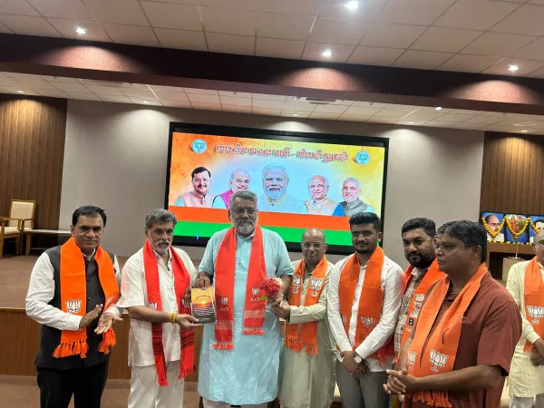 મોરબી જિલ્લા ભાજપ કાર્યાલયે પ્રદેશના નવનિયુક્ત આગેવાનોનું સ્વાગત, પરિચય બેઠક યોજાઈ
