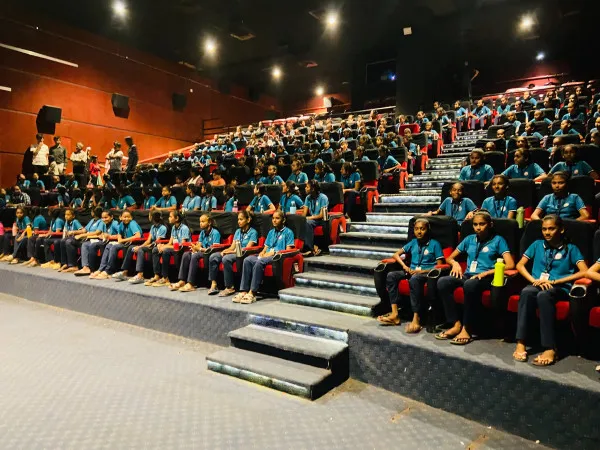 મોરબીમાં સરકારી શાળાઓના અને જરૂરિયાતમંદ બાળકોને ‘હનુમાન અંશ’ ફિલ્મ દર્શાવી