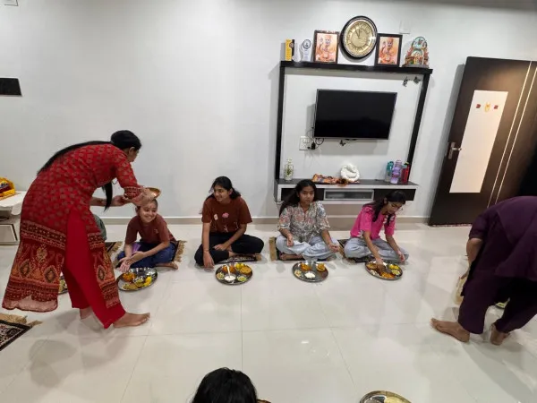 મોરબીમાં 133 કન્યાઓનું પૂજન કરી સ્નેહભોજન સાથે ભાવવંદના કરાઈ
