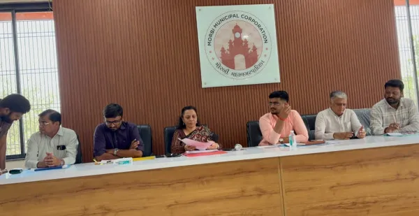 મોરબી મનપાની સભામાં નામકરણના બે એજન્ડા વચ્ચે પ્રાથમિક સુવિધાઓના પ્રશ્ને હોબાળો
