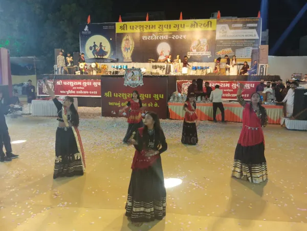 મોરબીમાં પરશુરામ યુવા ગ્રુપ અને વ્યાસ સમાજના શરદોત્સવમાં રાસ-ગરબાની રમઝટ