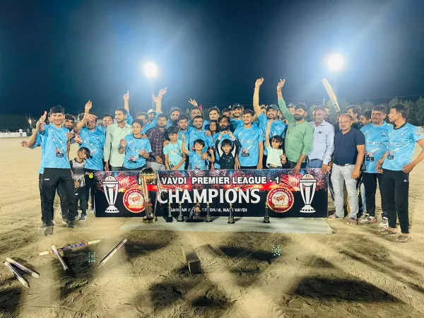 સ્ટાર ઈલેવન લાલપર ટીમ નાની વાવડી આઈ. પી. એલ. ફોર્મેટ ટુર્નામેન્ટમાં થઇ વિજેતા.