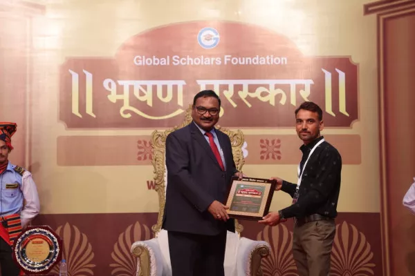 મોરબી પાસે ખરેડાના યુવાનને ભૂષણ પુરસ્કાર એનાયત કરાયો