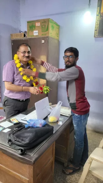 તોલમાપ કચેરી એ સાહેબ નું સન્માન કરવામાં આવ્યું.