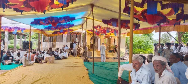 મોરબી જિલ્લાના તમામ ગૃરું આશ્રમોમાં ગુરુજીનું ભક્તિભાવથી પૂજન કરાયું