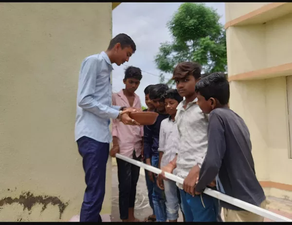 ટંકારા તાલુકા ના લજાઈ પ્રાથમિક આરોગ્ય કેન્દ્ર હેઠળના ગામમાં મચ્છરજન્ય રોગચાળા સામે ઝુંબેશ
