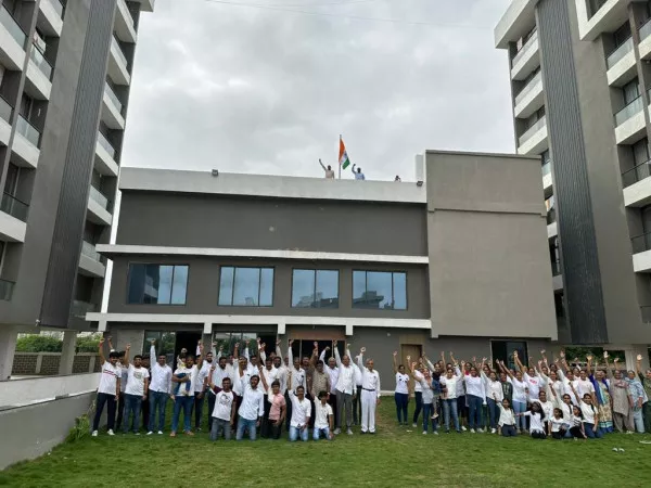 મોરબીમા અવની ચોકડી પાસે આવેલ “શોભાકુંજ સોસાયટી”ના રહીશો દ્વારા ૭૭મા સ્વતંત્રતા દિવસની ઉજવણી ખુબ સરસ રીતે કરવામા આવી.