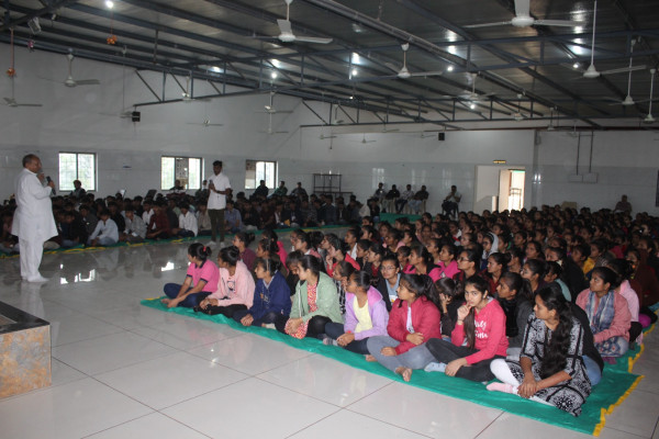 મોરબીમાં વિધાર્થીઓને અંગદાન કરવા માટે સંકલ્પબંધ કરાયા

અંગદાનથી માનવ જિંદગીઓ બચી જતી હોવાથી અંગદાનથી શ્રેષ્ઠ એકેય પુણ્ય ન હોવાનું સમજાવ્યું