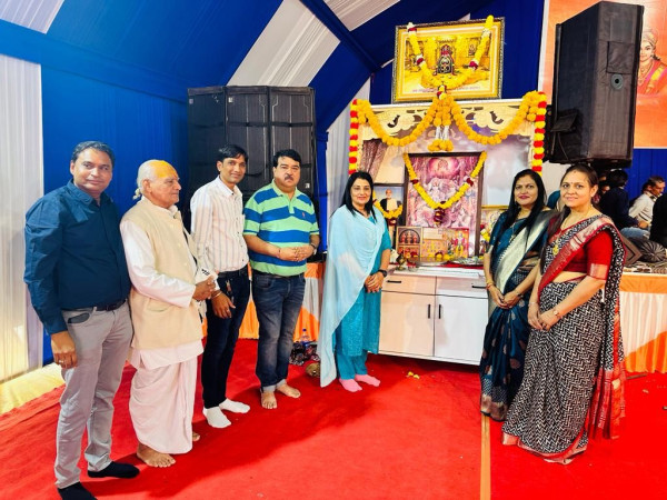 મોરબીના થોરાળામાં અખંડ રામધૂનનો લાભ લેતા જિલ્લા કલેકટર