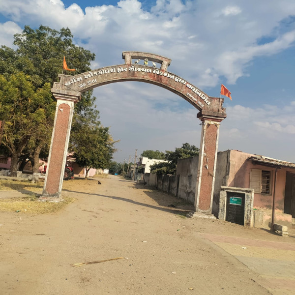 1800ની વસ્તી ધરાવતા ગામમાં હજુ પણ 40 ટકા જ શિક્ષિત

મોરબીના  ફડસર ગામે તમામ સુવિધાઓને કારણે ગ્રામજનોને કાયમ લીલાલહેર