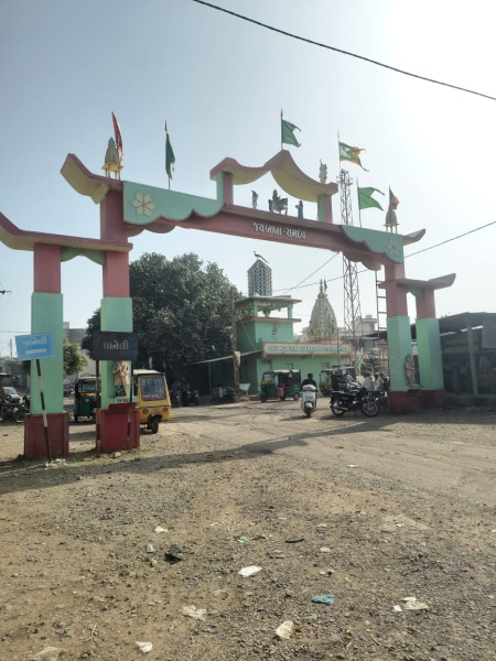 મોરબીના પાનેલી ગામ પાસે નવી જીઆઇડીસીના નિર્માણથી ગામલોકોનું અયોગ્ય રામભરોસે

આશરે 1995ની સાલ સુધી પાનેલીના ગામના તળાવમાંથી મોરબીના હાજરોથી પણ વધુની વસ્તી ધરાવતા સામાકાંઠા વિસ્તારને પાણી પૂરૂ પડાતું