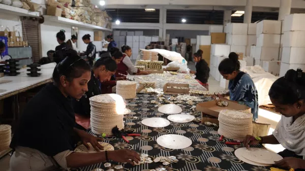 14000 હજાર મહિલાઓને રોજગારી આપતા ઘડિયાળ ઉધોગના 120 યુનિટોને ટકી રહેવા જીવન મરણ જેવો જંગ