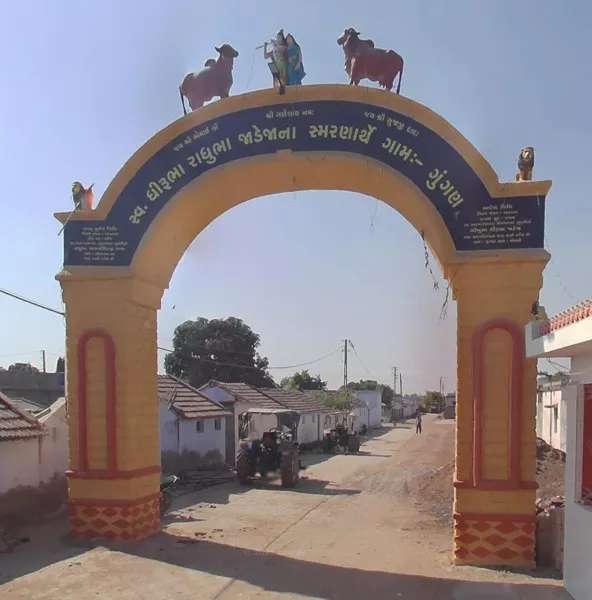 મોરબીના ગૂગળ ગામે પાણી, ગટર,લાઈટની સુવિધા ટકાટક પણ આરોગ્યની મોટી કમી