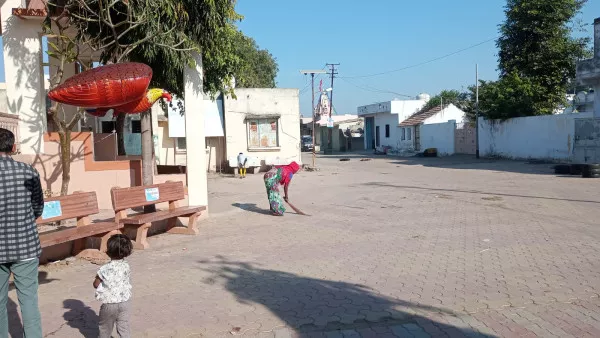 સિંચાઈને કારણે ખેતી સારી પણ ગામના અનેક યુવાનોએ સીરામીકમાં હજારો કે લાખો કમાવવા હિજરત કરી