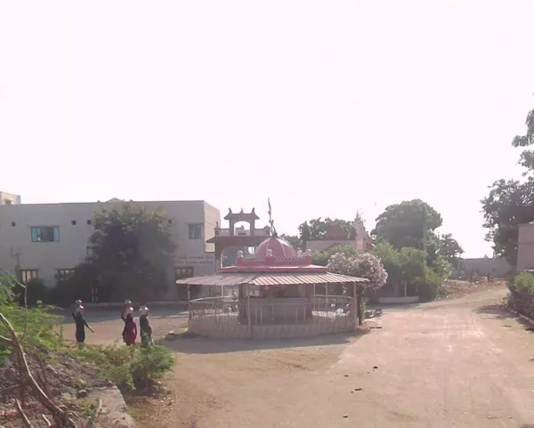 માળિયાના વવાણિયા ગામે પાણીની કાયમી હાડમારીથી ગ્રામજનો છતે પાણીએ તરસ્યા