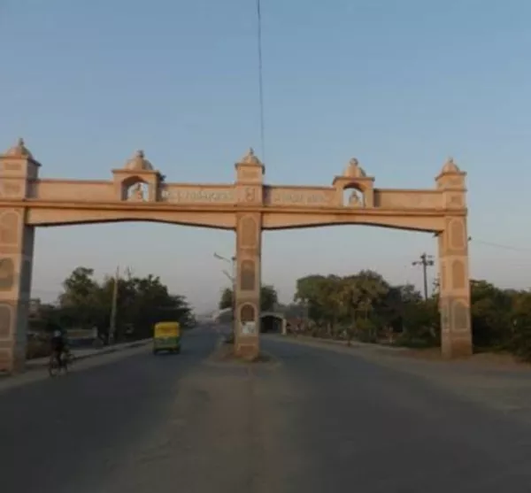 ટંકારાના બંગાવડી ગામે પાણી માંગો તો દૂધ હાજર !તમામ સુવિધાઓથી 2400ને કાયમ લીલાલહેર