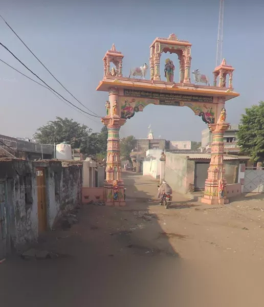 વર્ષો પછી પણ ગામમાં સિંચાઇની કમીથી ગ્રામજનો કુવા અને બોરના આશરે

ટંકારાના ગજડી ગામે આરોગ્ય કેન્દ્રના અભાવે 1200ને છેક ટંકારા સુધી દોડાદોડી

