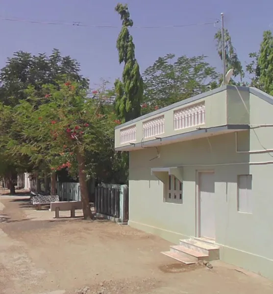 કેનાલમાં ક્યારેક પાણી છોડાતું  હોય અને  ક્યારેક પાણી છોડાતું નથી
