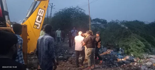 મોરબી નજીક ખુલ્લો ગટરમાં ગાય ખાબકી