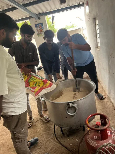 ગૌશાળા માટે કોઈની પાસે હાથ લાંબો કરવો પડતો નથી
