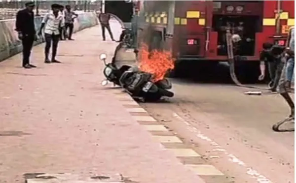 મોરબીમાં બાઇક ભડભડ સળગી ઉઠ્યું