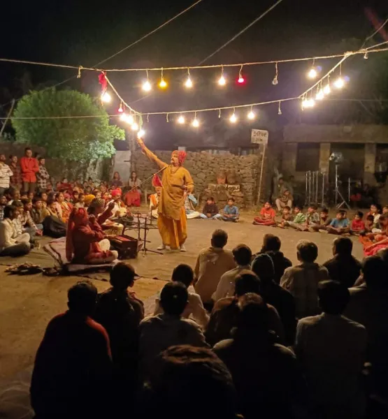 મોરબી જિલ્લાના નાના એવા રોહિશાળાના ભવાઈ કલાકારો ફિલ્મી પરદે ચમક્યા