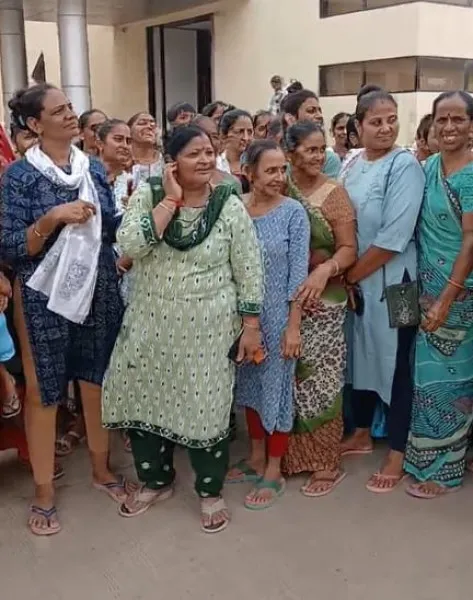 મોરબીના મહેન્દ્રનગર ગામની સોસાયટીમાં પાણી પ્રશ્ને મહિલાઓનો કલેકટર કચેરીએ મોરચો
