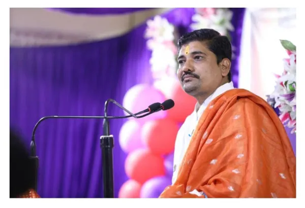*પૂજ્ય મહામહોપાધ્યાય શ્રી જીજ્ઞેશભાઇ પંડ્યા*
(*ગોલ્ડમેડાલિસ્ટકાશીવારાણસી*)
*મોરબી માં એક માત્ર કાશી ના વિદ્વાન*
*જ્યોતિષાચાર્ય સાહિત્યાચાર્ય ભાગવતાચાર્ય વાસ્તુ શાસ્ત્રી વાસ્તુ માર્ગદર્શક*