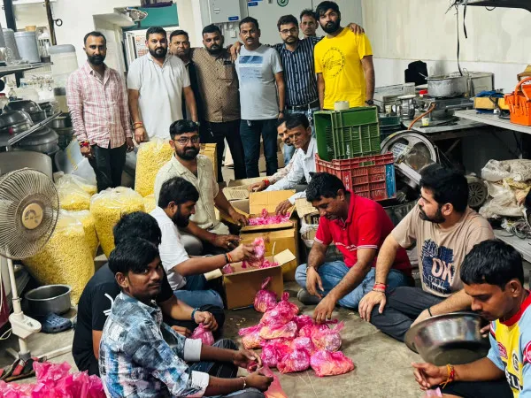 મોરબીમાં માં જય અંબે સેવા ગ્રૂપ દ્વારા રસોડુ શરૂ કરાયું