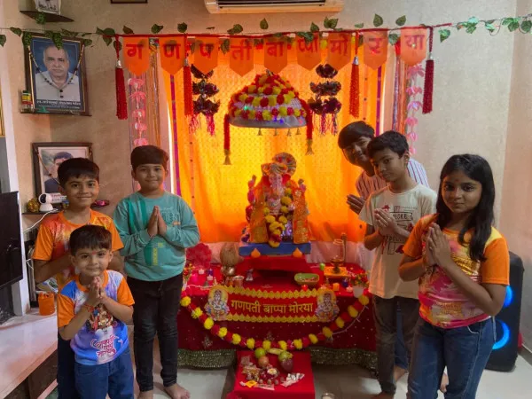 મોરબીના રવાપર ગામેં પોતાના ઘરે છેલ્લા ત્રણ વર્ષથી ગણપતિની સ્થાપના કરતા મિશાલભાઈ મહેતા 