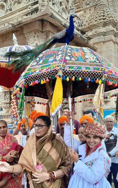 સુરેન્દ્રનગર જિલ્લામાં તરણેતર ગામે યોજાયેલો વિશ્ર્વવિખ્યાત તરણેતર લોકમેળો