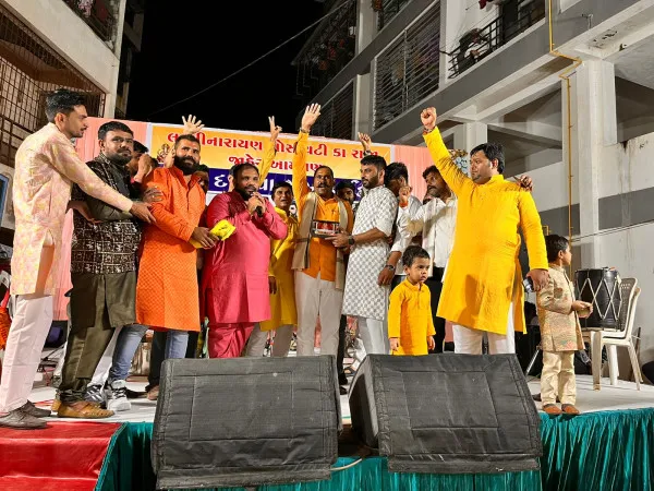 મોરબીની લક્ષ્મી નારાયણ સોસાયટીમાં અનાથ બાળાઓ રાસ ગરબે ઝૂમી ઉઠી