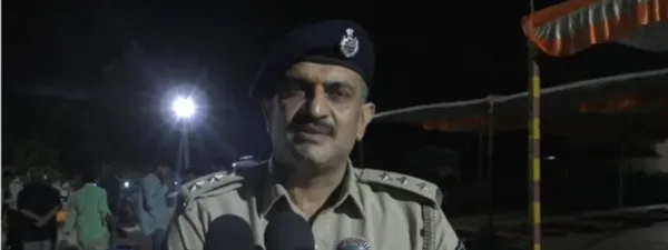 મોરબી પોલીસ અને ઓમ શક્તિ ગ્રુપ દ્વારા અલગ અલગ સ્થળે પદયાત્રીઓ માટે સેવા કેમ્પ